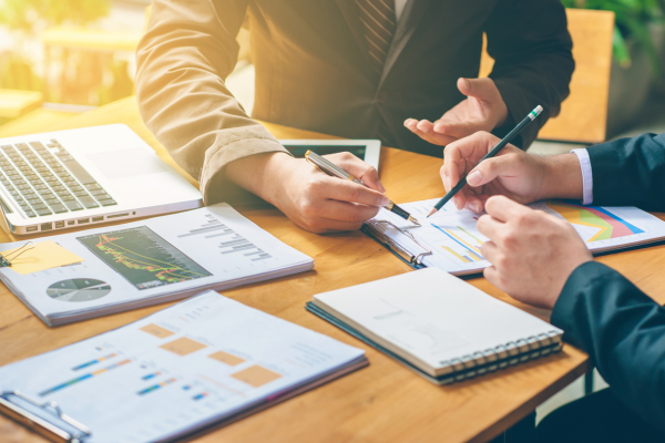 Overcoming Financial Challenges in Business: Smart, Simple, and Innovative Strategies for Entrepreneurs