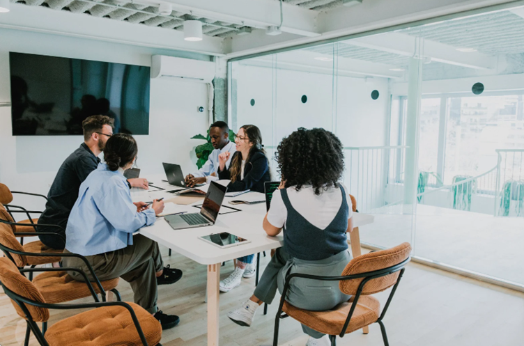 The Hidden Link Between Leadership Skills and Emotional Intelligence in Corporate Success